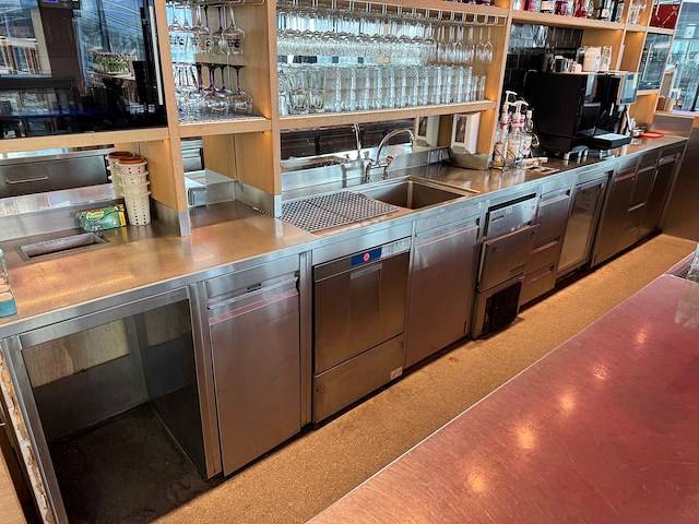Complete bar achterwand met rvs spoel- en werktafel - afbeelding 10 van  17