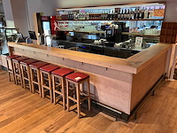 Complete bar met achterwand (combinatie kavel 15 en 16)