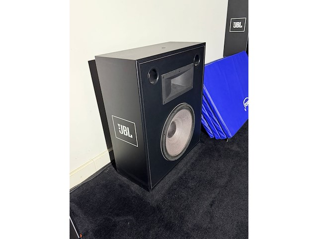 Complete bioscoopset, met dolby 7.1 en professioneel jbl surroundspeakers. - afbeelding 3 van  8