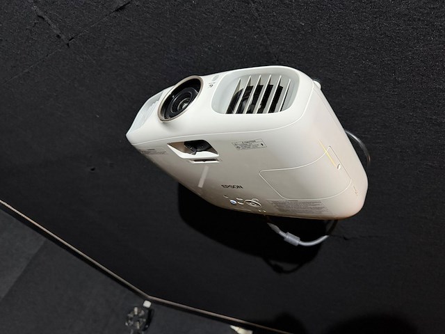 Complete bioscoopset, met dolby 7.1 en professioneel jbl surroundspeakers. - afbeelding 5 van  8