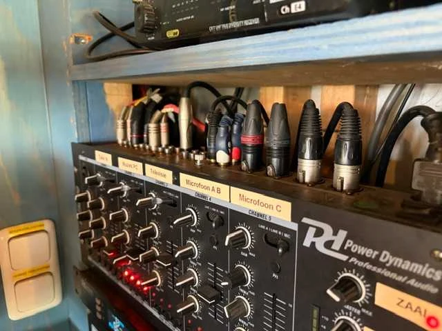 Complete disco-/pa geluidsinstallatie - afbeelding 17 van  23
