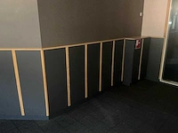 Complete eiken interieurbetimmering met plafondconstructie en ca. 40 m¹ wandlambrisering - afbeelding 7 van  20