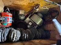 Complete equipment for entering reactors