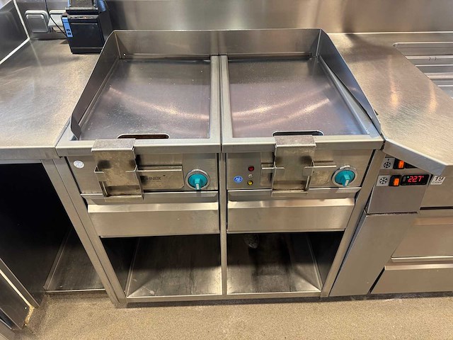 Complete frontcooking counter met apparatuur (combinatiekavel 10 t/m 33) - afbeelding 15 van  20