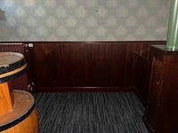 Complete hardhouten horecabar met tapinstallatie, koeling, 1.000 liter tank en lambrisering - afbeelding 8 van  73