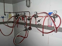 Complete hardhouten horecabar met tapinstallatie, koeling, 1.000 liter tank en lambrisering - afbeelding 72 van  73