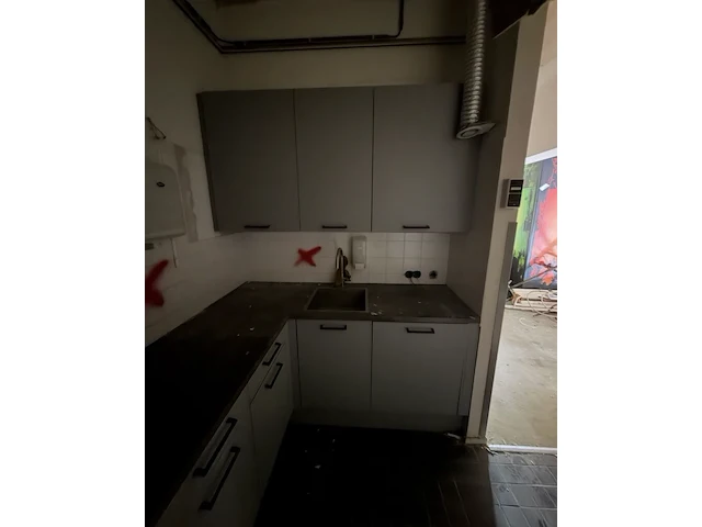Complete hoekkeuken, hoekopstelling, grijs/wit, werkblad en bovenkasten | 3 pallets - afbeelding 3 van  9