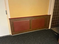 Complete houten wandbetimmering met lambrisering, kolommen en radiatorombouwen - afbeelding 18 van  25