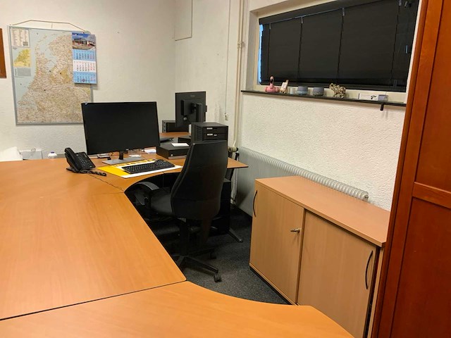 Complete inhoud directiekantoor 1 - afbeelding 15 van  20