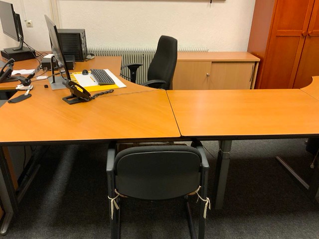 Complete inhoud directiekantoor 1 - afbeelding 1 van  20