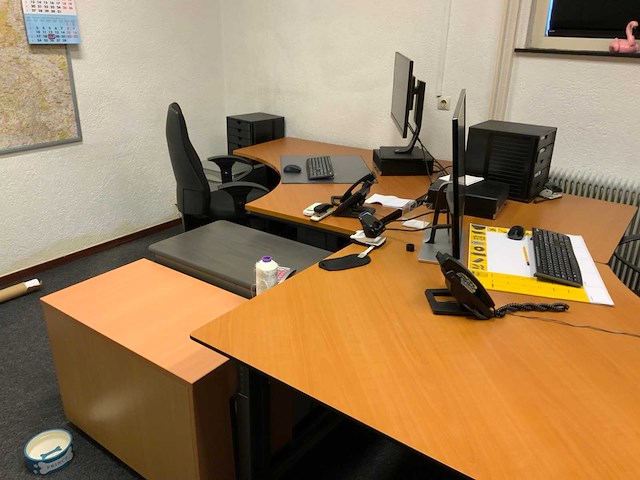 Complete inhoud directiekantoor 1 - afbeelding 2 van  20