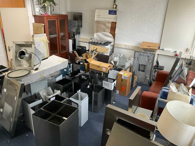 Complete inhoud kamer - afbeelding 1 van  9