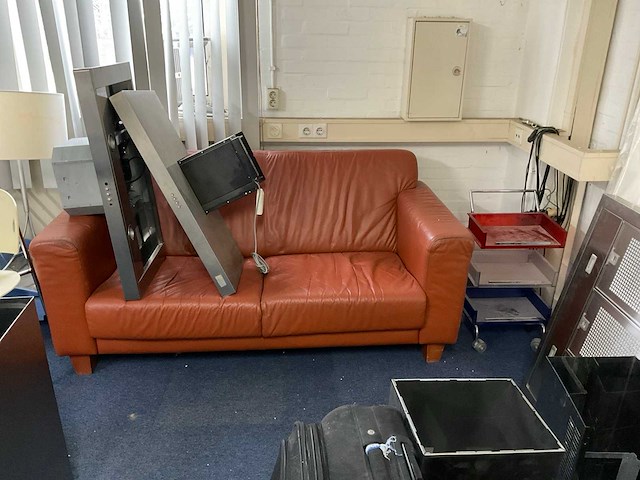 Complete inhoud kamer - afbeelding 6 van  9