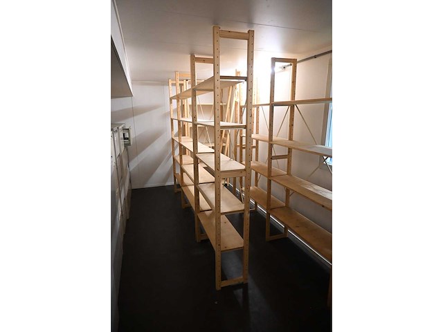 Complete inhoud locker ruimte - afbeelding 2 van  20