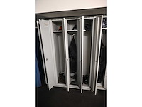 Complete inhoud locker ruimte - afbeelding 12 van  20