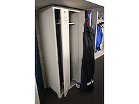 Complete inhoud locker ruimte - afbeelding 17 van  20