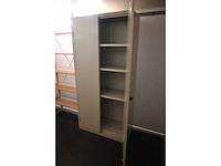 Complete inhoud locker ruimte - afbeelding 7 van  7