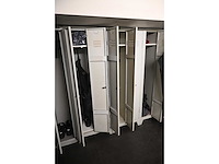 Complete inhoud locker ruimte - afbeelding 2 van  7