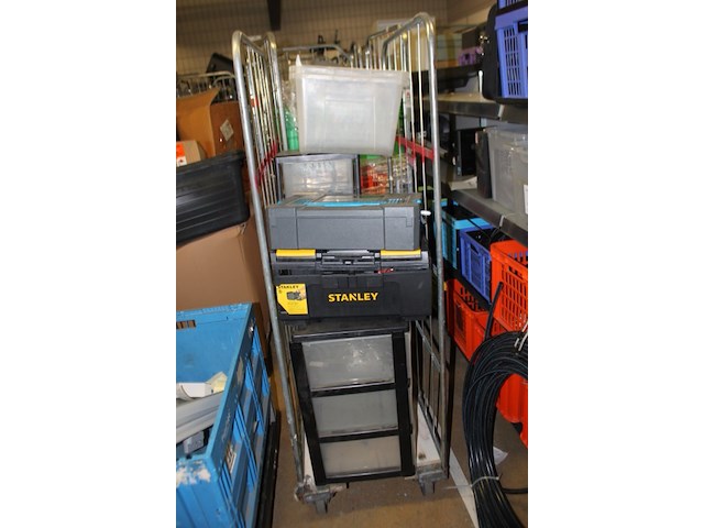 Complete inhoud rolcontainer - afbeelding 6 van  9
