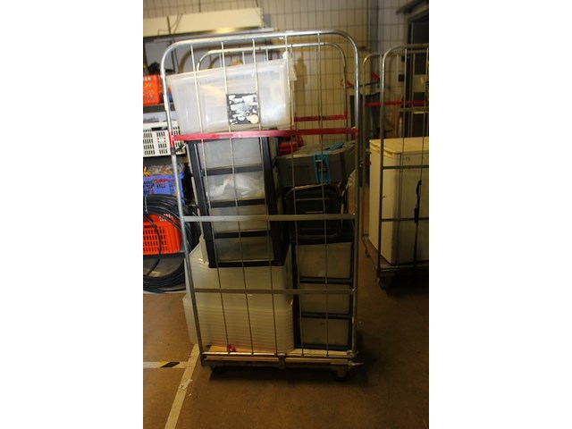 Complete inhoud rolcontainer - afbeelding 7 van  9