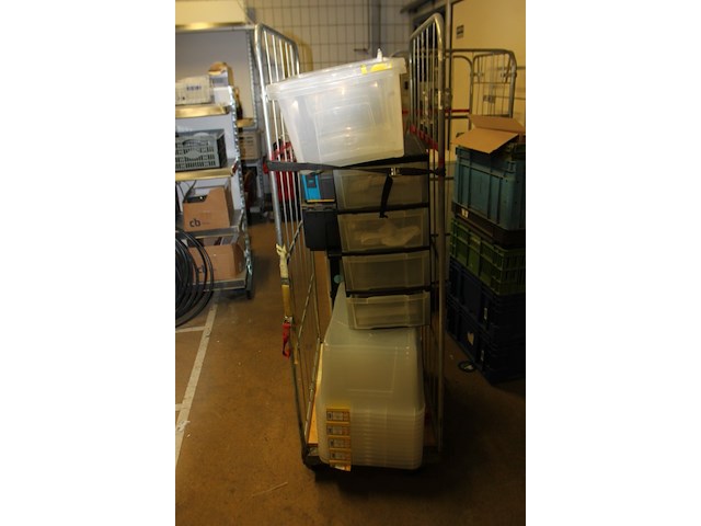Complete inhoud rolcontainer - afbeelding 8 van  9