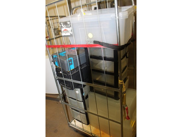 Complete inhoud rolcontainer - afbeelding 9 van  9