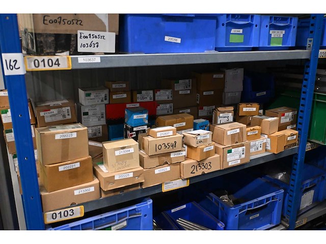 Complete inhoud (rvs) voorraadmagazijn - afbeelding 86 van  89