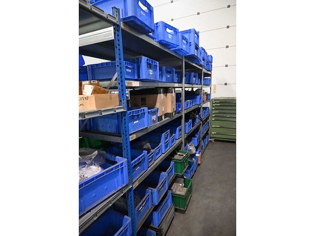 Complete inhoud (rvs) voorraadmagazijn - afbeelding 89 van  90