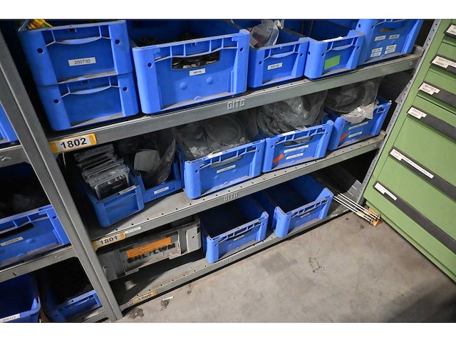 Complete inhoud (rvs) voorraadmagazijn - afbeelding 54 van  67