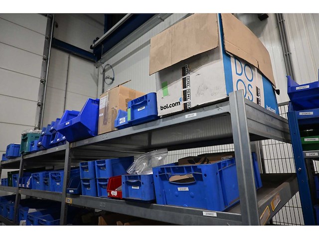 Complete inhoud (rvs) voorraadmagazijn - afbeelding 67 van  67