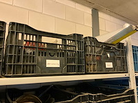 Complete inhoud stelling met krachtstroomkabels, werkplaatsinventaris, handgereedschap en tractoronderdelen - afbeelding 2 van  19