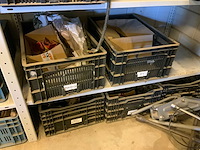 Complete inhoud stelling met krachtstroomkabels, werkplaatsinventaris, handgereedschap en tractoronderdelen - afbeelding 9 van  19