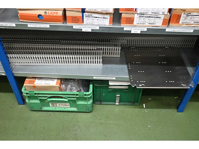 Complete inhoud van 3 secties elektradraad en machine installatie toebehoren - afbeelding 5 van  21