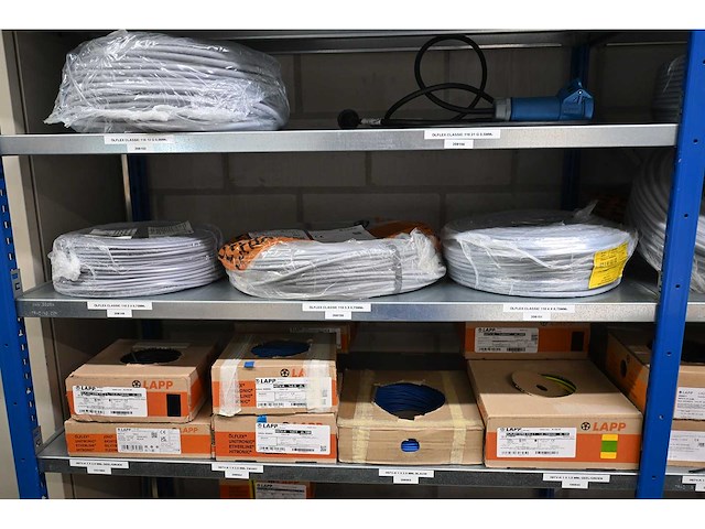 Complete inhoud van 3 secties elektradraad en machine installatie toebehoren - afbeelding 8 van  21