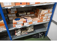 Complete inhoud van 3 secties elektradraad en machine installatie toebehoren - afbeelding 17 van  21