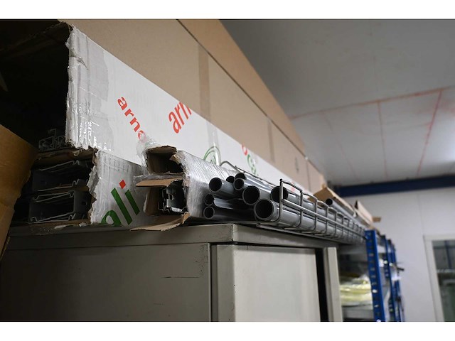 Complete inhoud van 3 secties elektradraad en machine installatie toebehoren - afbeelding 6 van  7