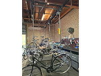Complete inventaris fietsreparatie werkplaats - afbeelding 1 van  36