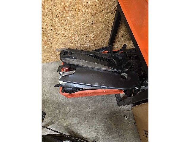 Complete inventaris fietsreparatie werkplaats - afbeelding 16 van  36