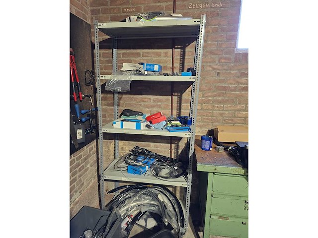 Complete inventaris fietsreparatie werkplaats - afbeelding 22 van  36