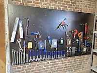 Complete inventaris fietsreparatie werkplaats - afbeelding 24 van  36