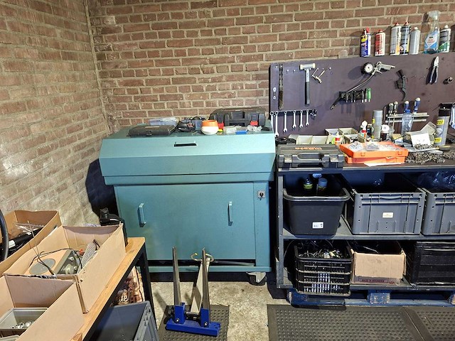 Complete inventaris fietsreparatie werkplaats - afbeelding 23 van  36