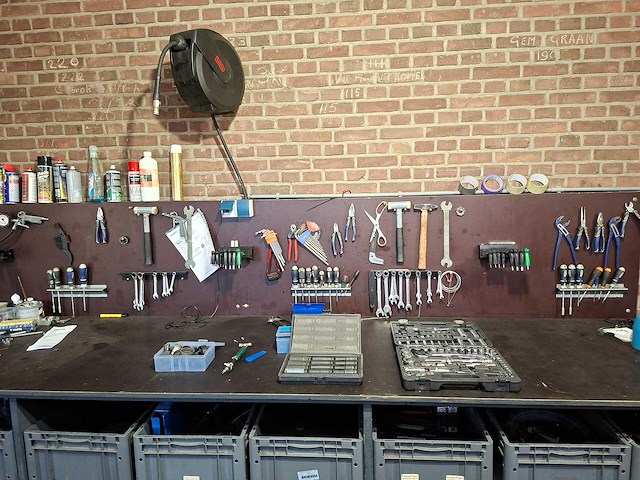 Complete inventaris fietsreparatie werkplaats - afbeelding 35 van  36