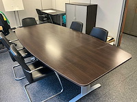 Complete kantoorinventaris – bureau, kast, vergadertafel, 6 leren stoelen en whiteboard - afbeelding 1 van  3