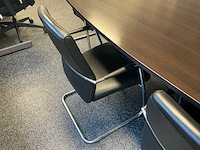 Complete kantoorinventaris – bureau, kast, vergadertafel, 6 leren stoelen en whiteboard - afbeelding 3 van  3