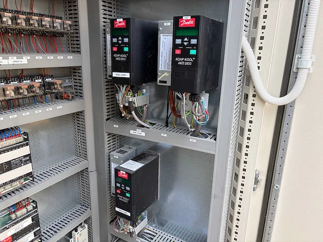 Complete koelinstallatie met besturingskast — danfoss adap-kool systeem (refurbished) - afbeelding 2 van  19