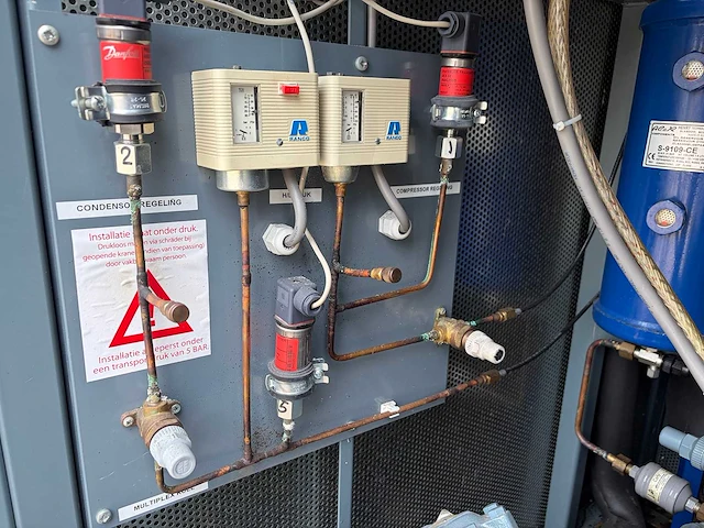 Complete koelinstallatie met besturingskast — danfoss adap-kool systeem (refurbished) - afbeelding 15 van  19