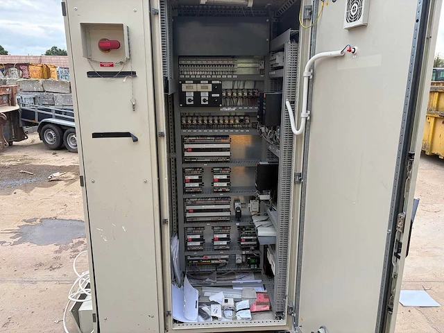Complete koelinstallatie met besturingskast — danfoss adap-kool systeem (refurbished) - afbeelding 18 van  19