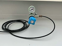Complete laboratoriuminrichting met werkeiland, werkbanken, 4 spoelbakken, boilers en 13 argon-koppelingen - afbeelding 26 van  35