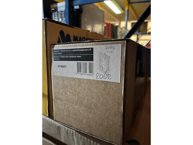 Complete luxe badkamer- en toiletruimtes (4 ruimtes), ca. 62 m² tegelwerk – geberit/neolith/ivy/dolphin - afbeelding 13 van  35