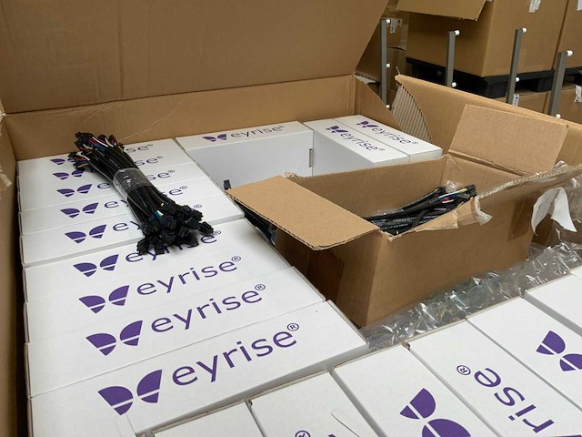 Complete partij (16 pallets) eyrise liquid glass (elektronische) productie onderdelen. - afbeelding 23 van  40